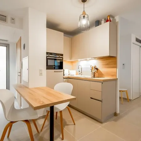 아파트 La D'oscar L New, Terrace L Shellter *